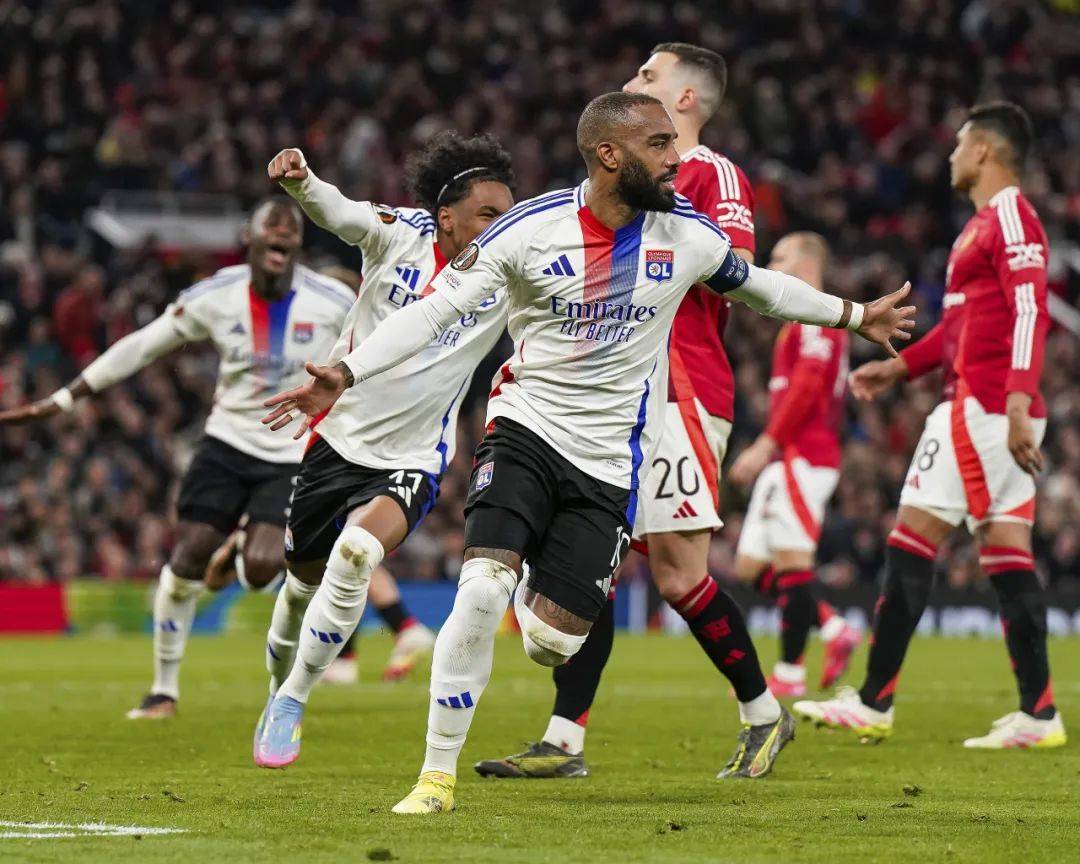 爱游戏体育包含罗马完成体检备战欧联风云突变拜仁慕尼黑关键时刻刷新队史纪录之后，拜仁慕尼黑强势反弹备战西甲的词条